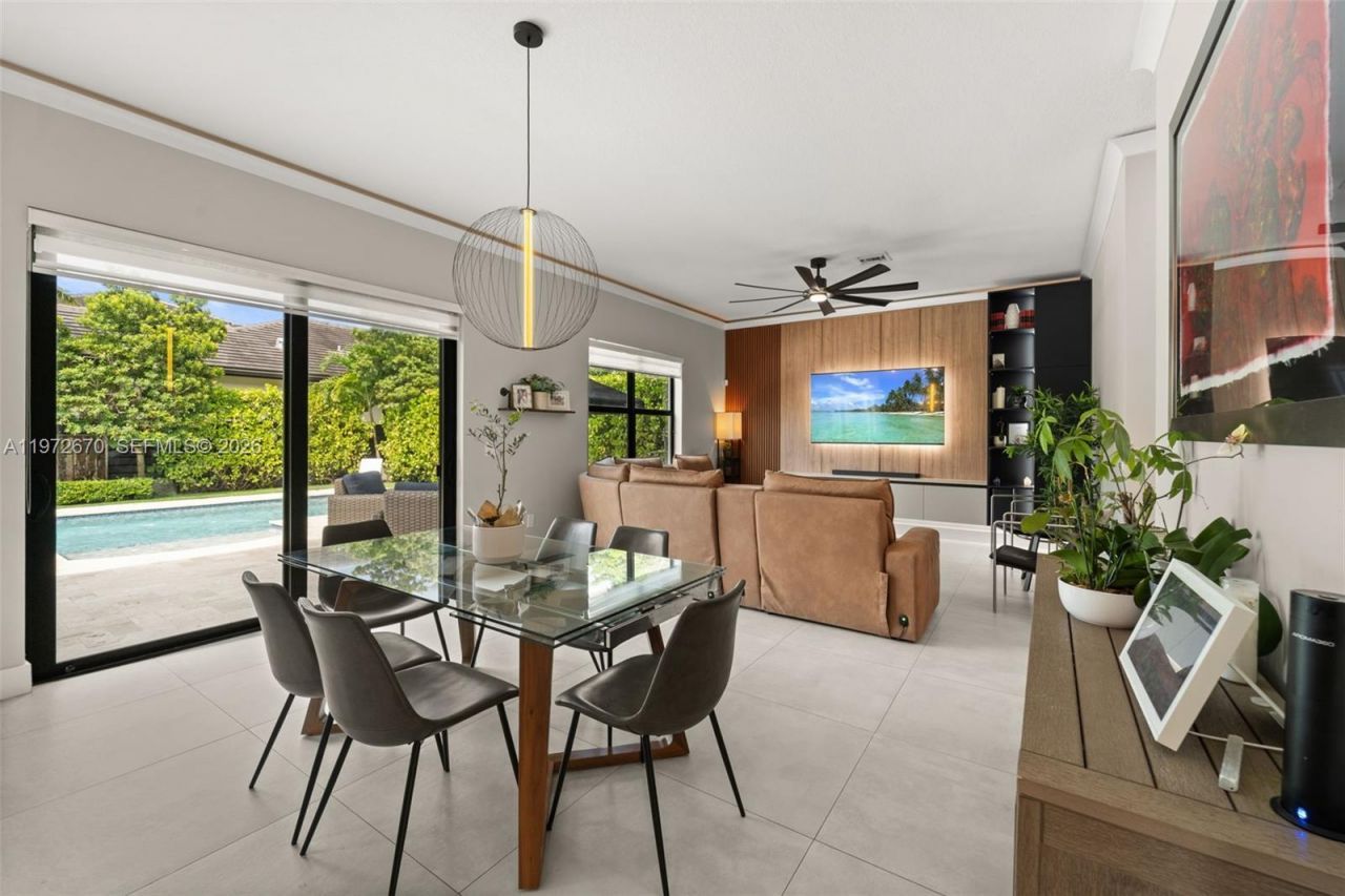 15450 NW 88th Ave, Miami Lakes, FL 33018 Photo