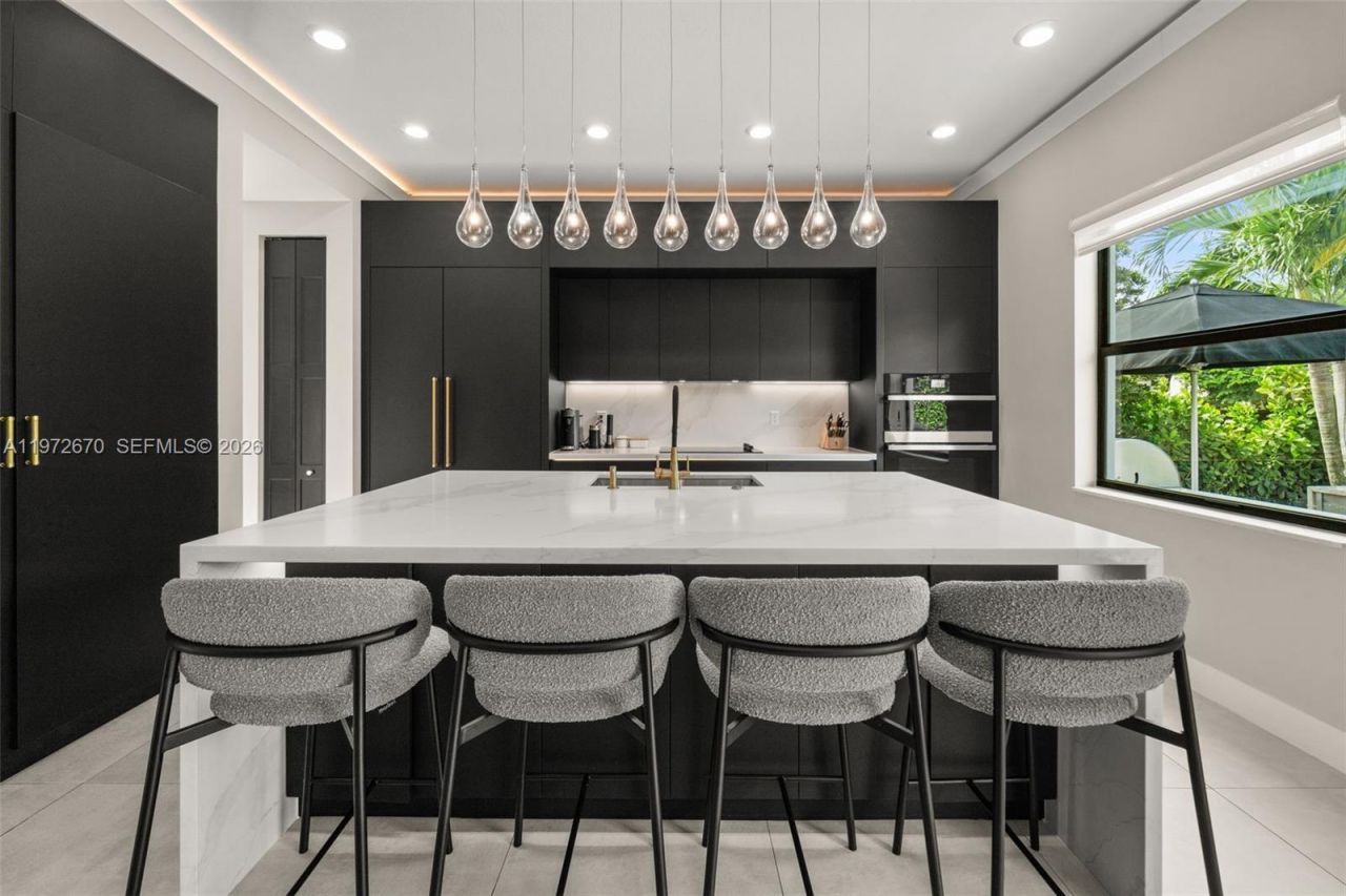 15450 NW 88th Ave, Miami Lakes, FL 33018 Photo