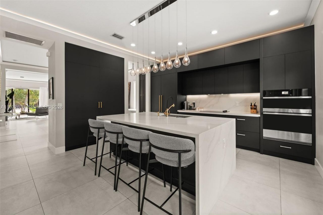 15450 NW 88th Ave, Miami Lakes, FL 33018 Photo