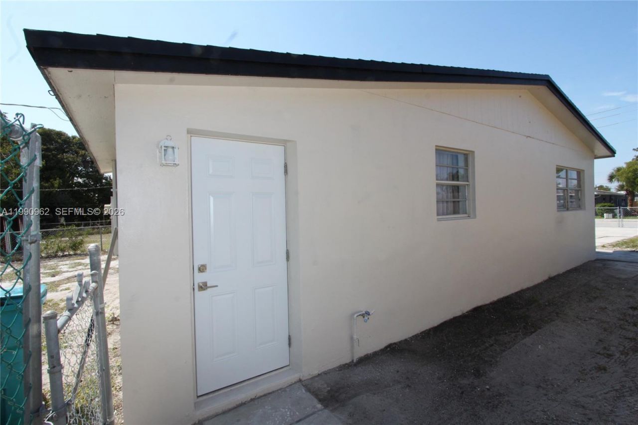 530 NW 10th Ave , Boynton Beach, FL 33435 Photo