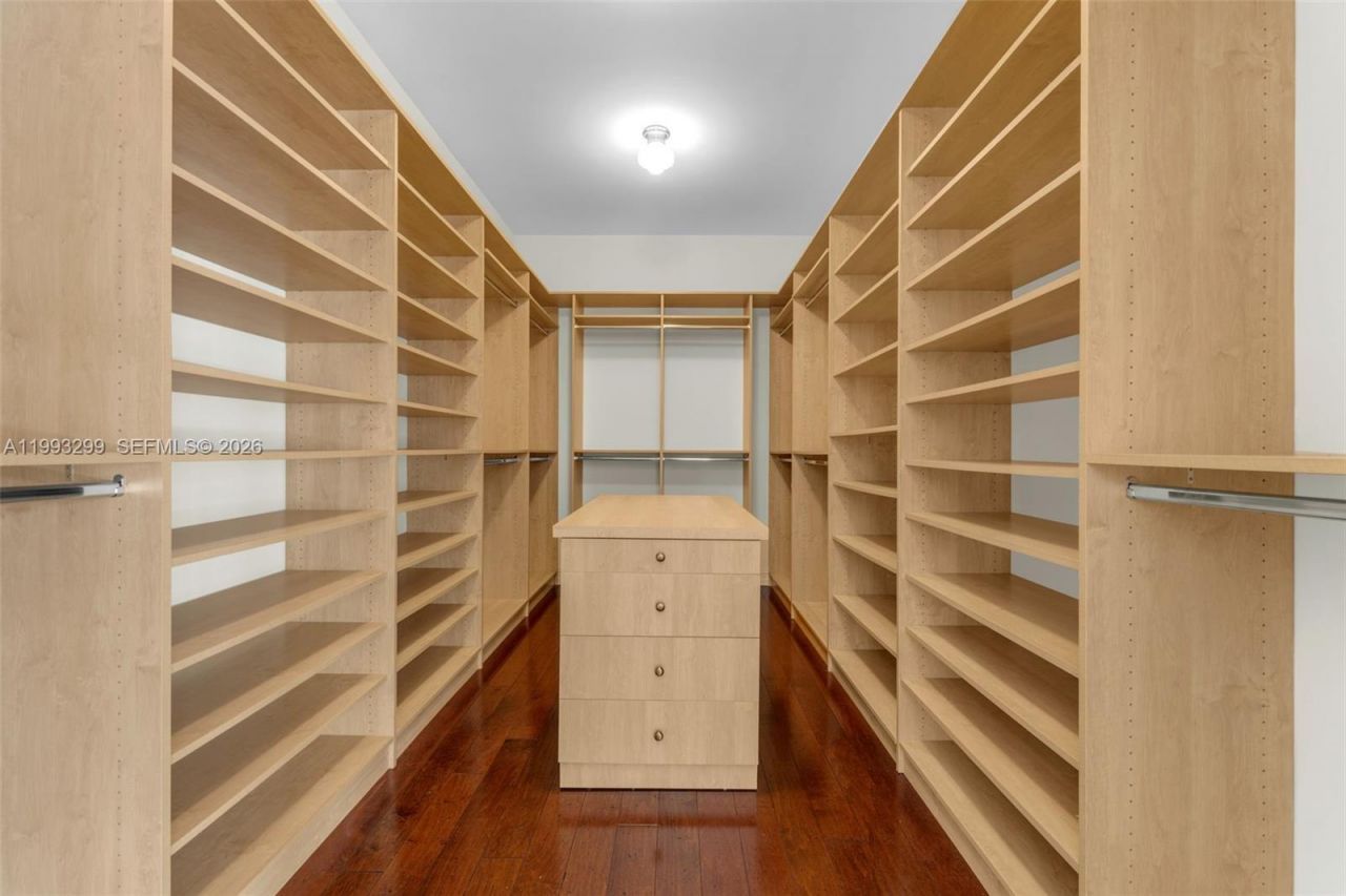 797 Ridgewood Rd , Unit ., Key Biscayne, FL 33149 Photo