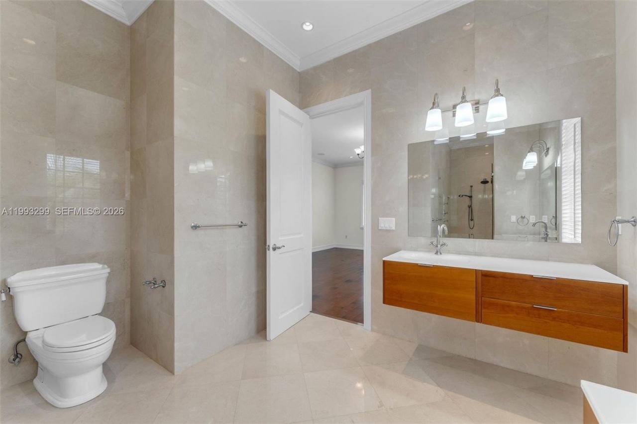 797 Ridgewood Rd , Unit ., Key Biscayne, FL 33149 Photo