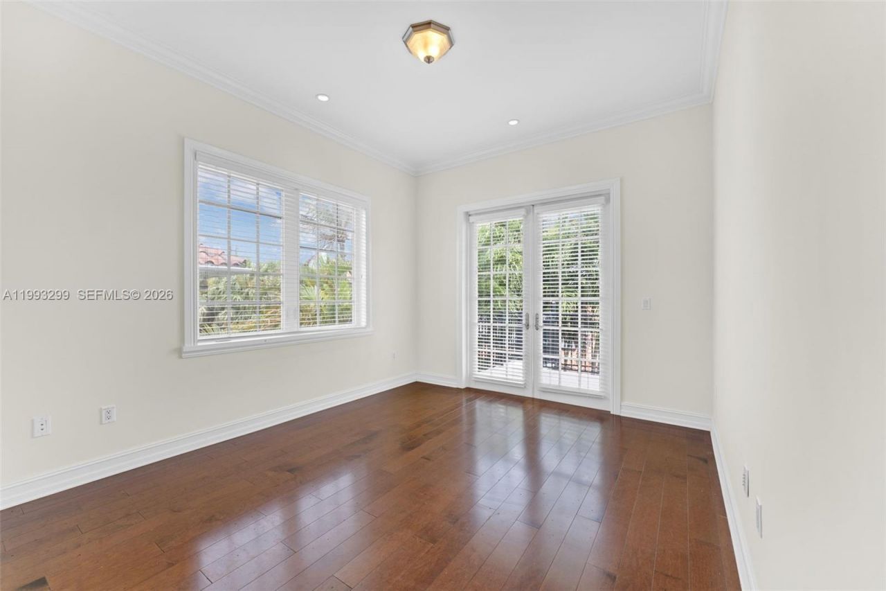 797 Ridgewood Rd , Unit ., Key Biscayne, FL 33149 Photo