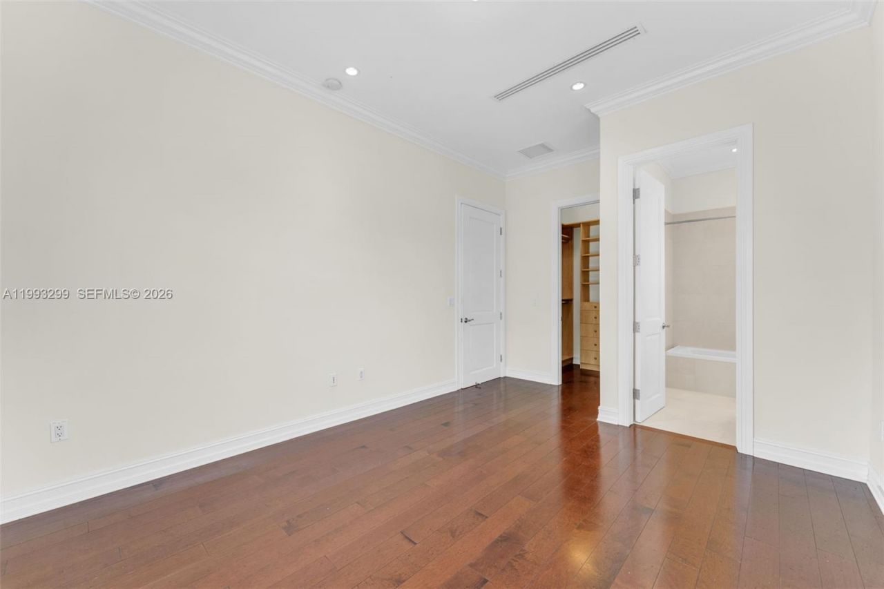 797 Ridgewood Rd , Unit ., Key Biscayne, FL 33149 Photo