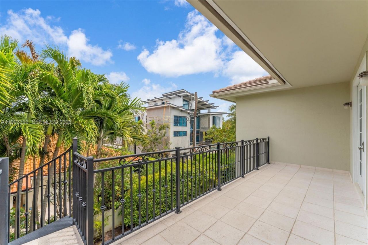 797 Ridgewood Rd , Unit ., Key Biscayne, FL 33149 Photo