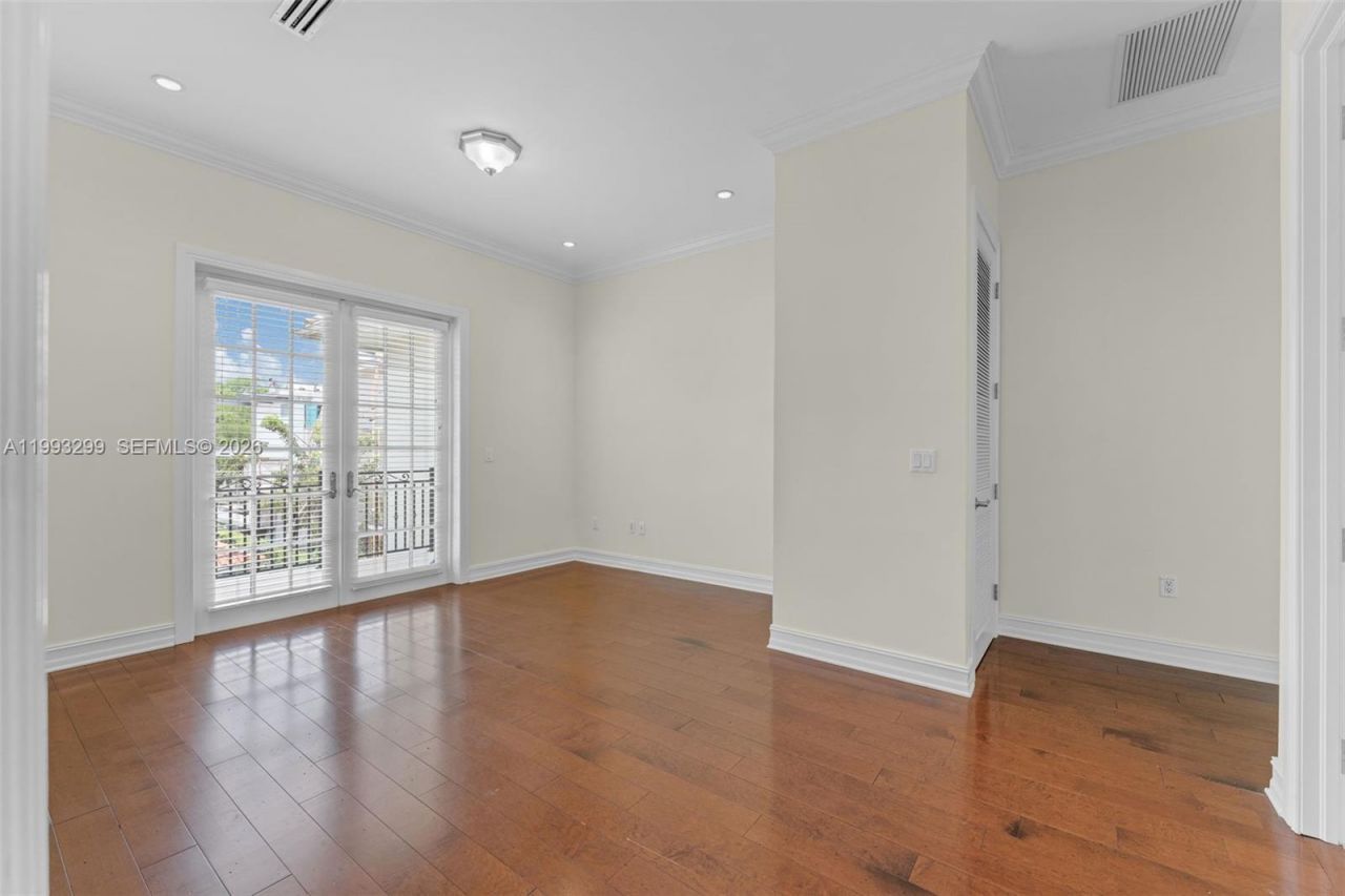 797 Ridgewood Rd , Unit ., Key Biscayne, FL 33149 Photo