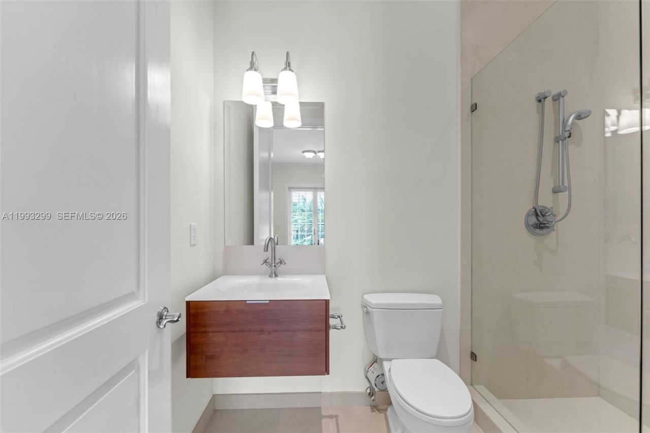 797 Ridgewood Rd , Unit ., Key Biscayne, FL 33149 Photo