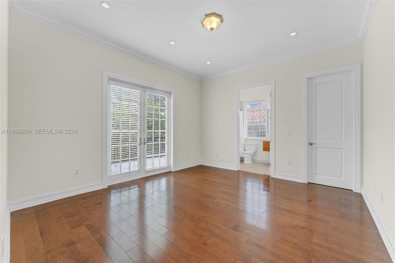 797 Ridgewood Rd , Unit ., Key Biscayne, FL 33149 Photo