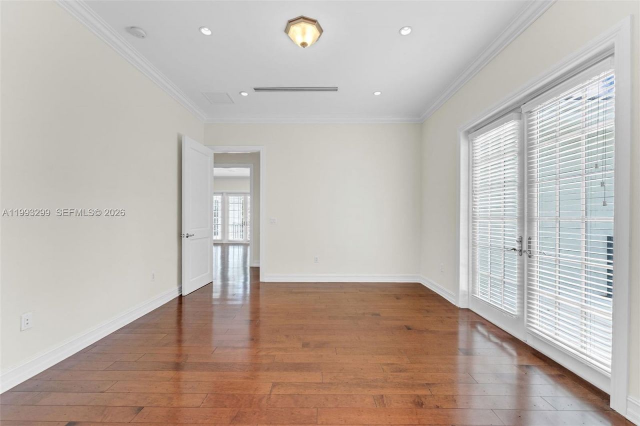 797 Ridgewood Rd , Unit ., Key Biscayne, FL 33149 Photo