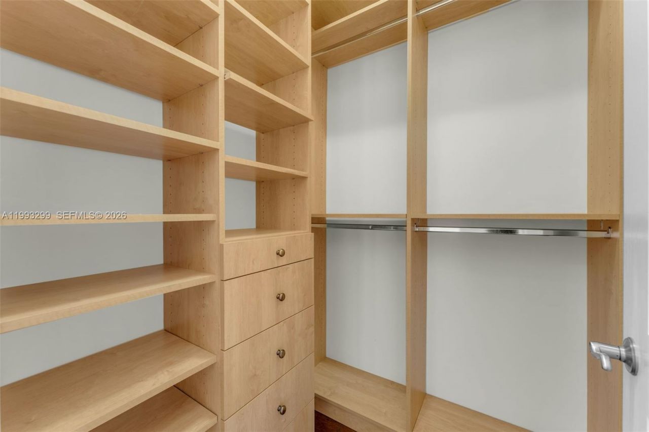 797 Ridgewood Rd , Unit ., Key Biscayne, FL 33149 Photo