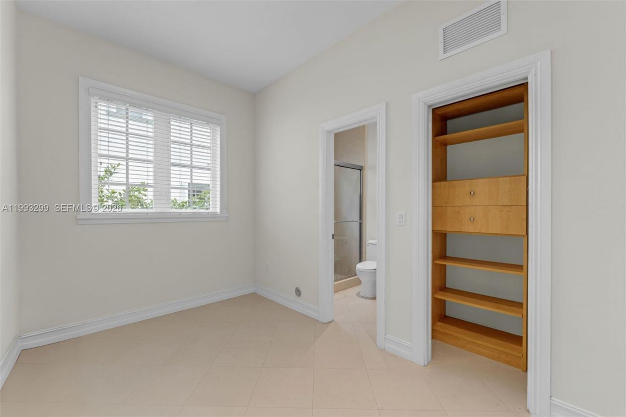 797 Ridgewood Rd , Unit ., Key Biscayne, FL 33149 Photo