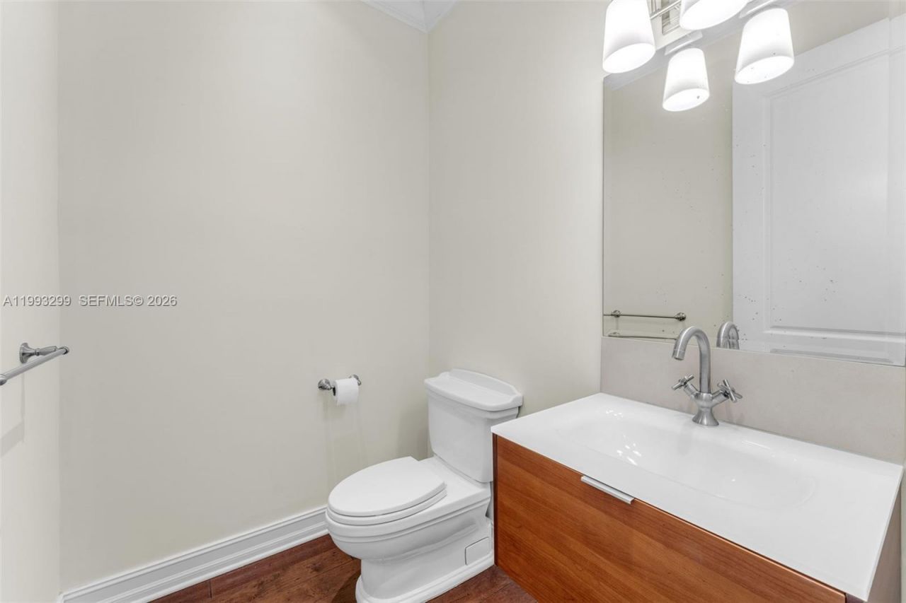 797 Ridgewood Rd , Unit ., Key Biscayne, FL 33149 Photo