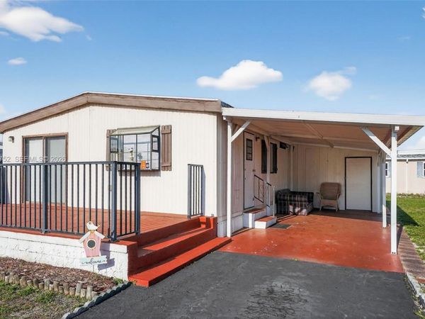 415 E Erie Drive, Fort Pierce, FL 34946