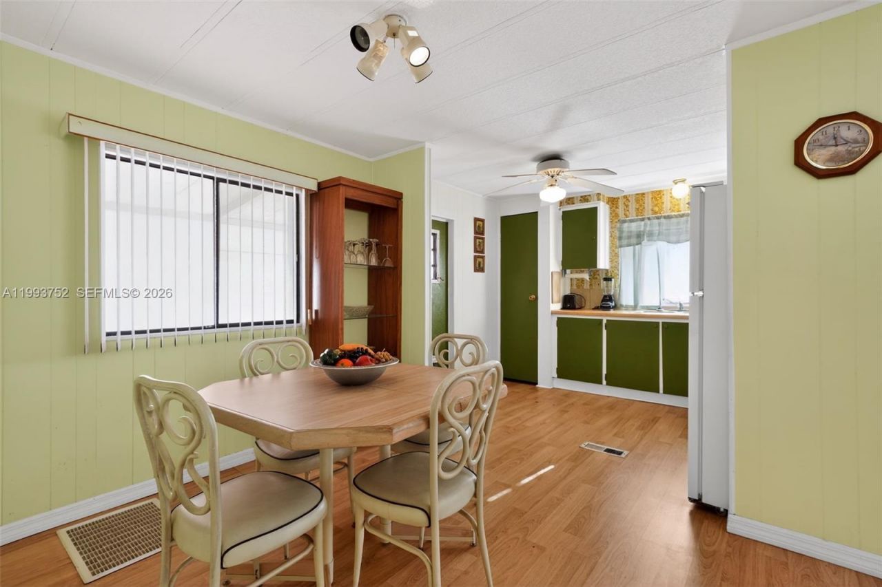 415 E Erie Drive, Fort Pierce, FL 34946 Photo