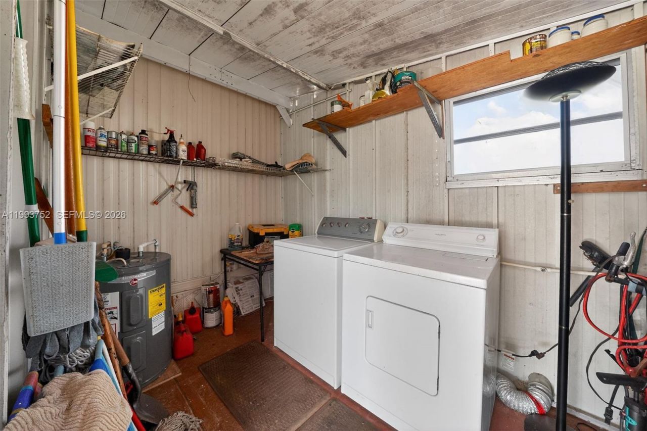 415 E Erie Drive, Fort Pierce, FL 34946 Photo