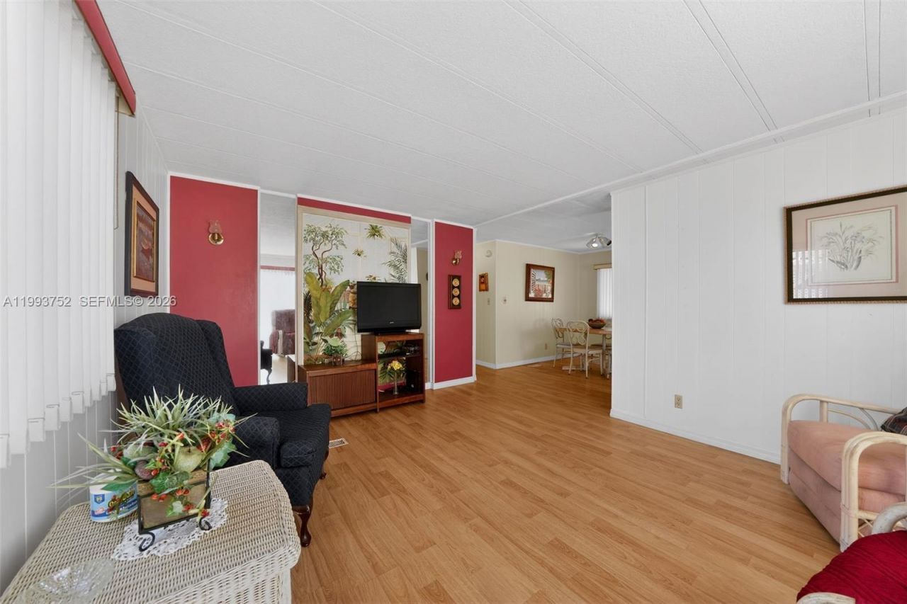 415 E Erie Drive, Fort Pierce, FL 34946 Photo