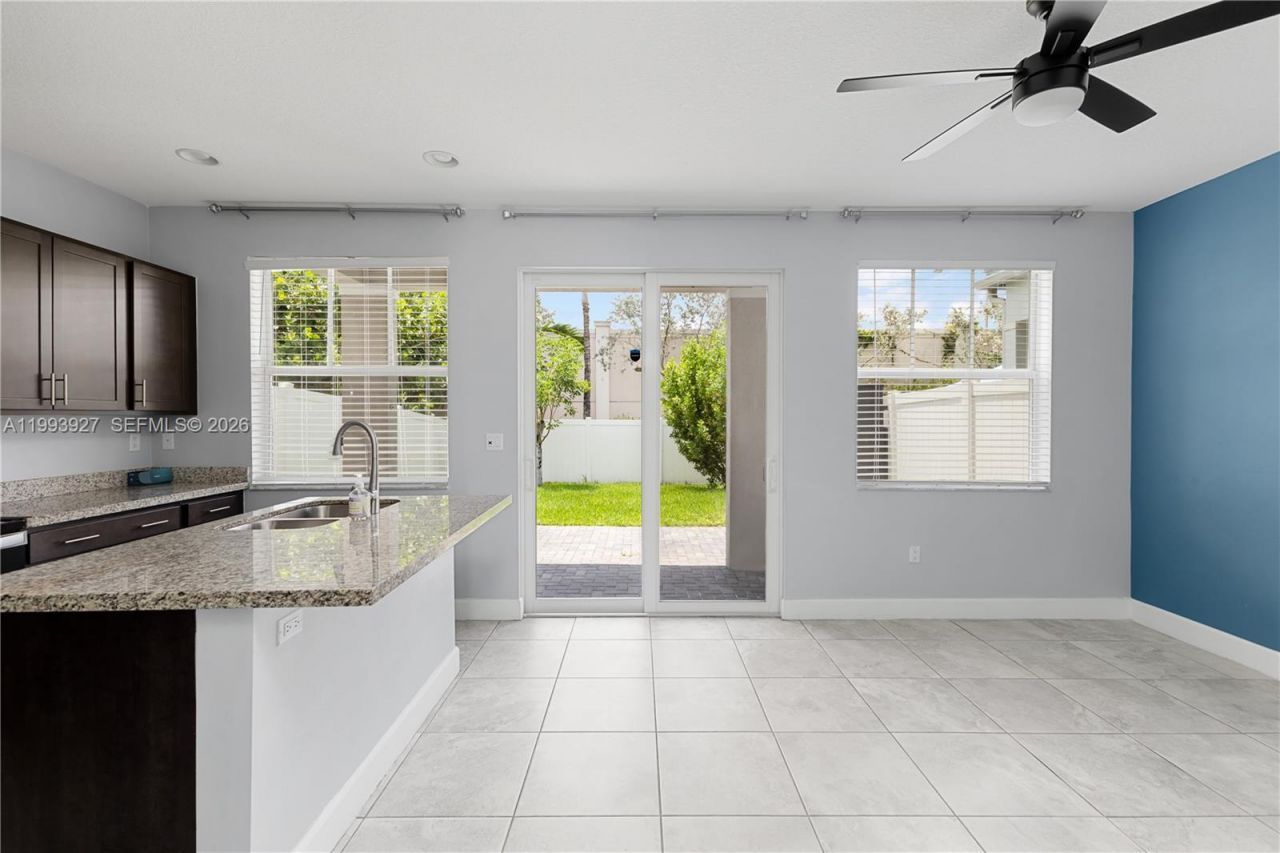 4813 NW 48th Ter, Tamarac, FL 33319 Photo