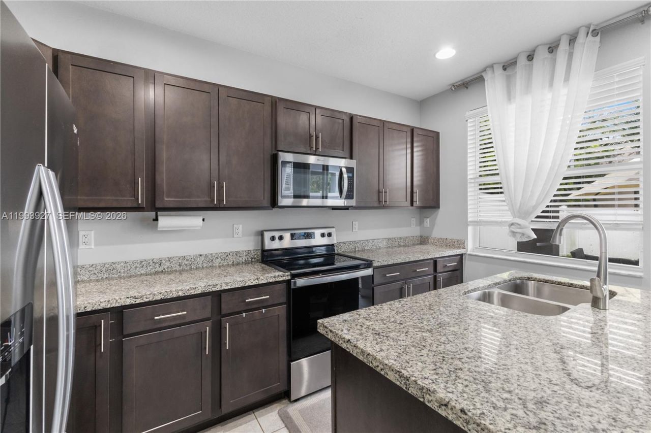 4813 NW 48th Ter , Tamarac, FL 33319 Photo