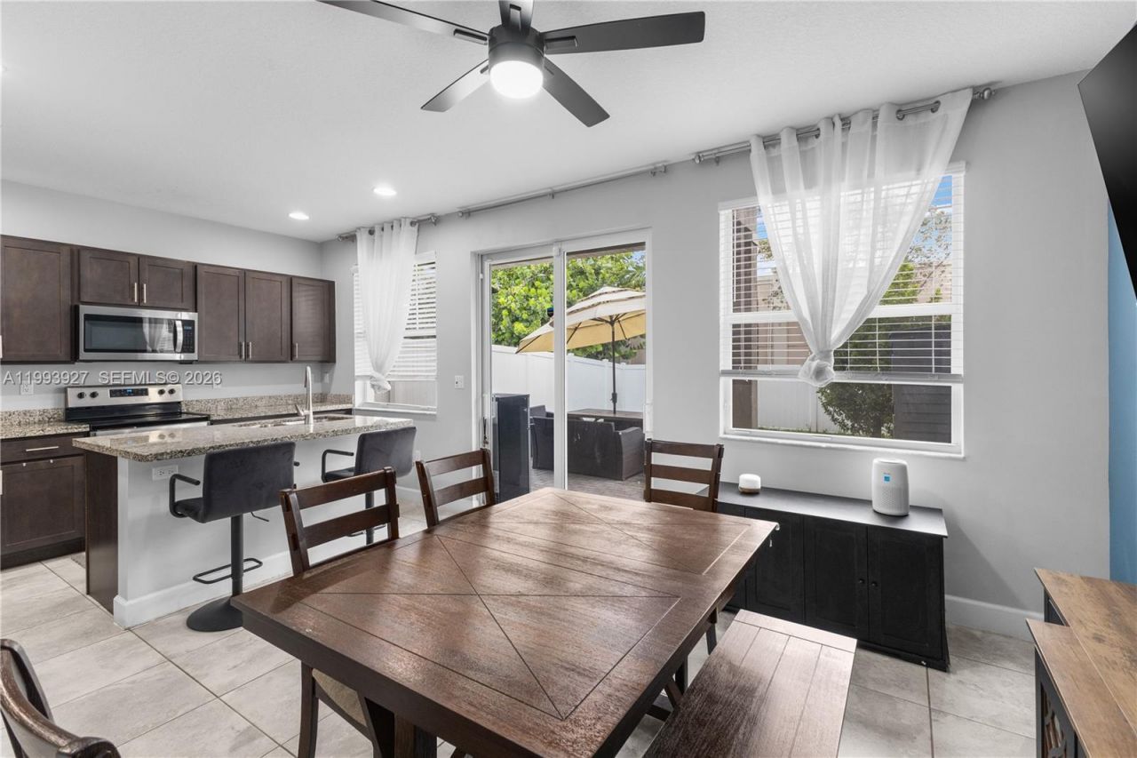 4813 NW 48th Ter , Tamarac, FL 33319 Photo