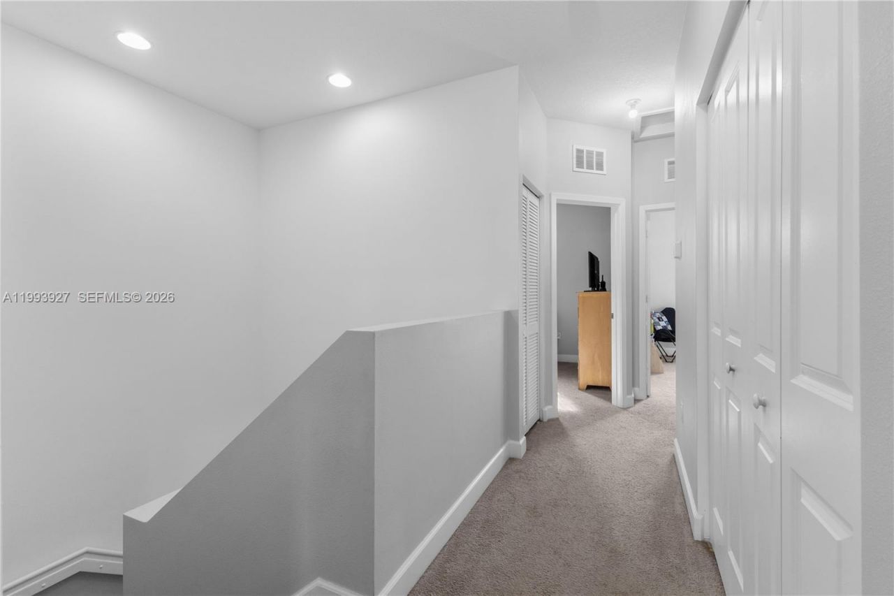 4813 NW 48th Ter , Tamarac, FL 33319 Photo