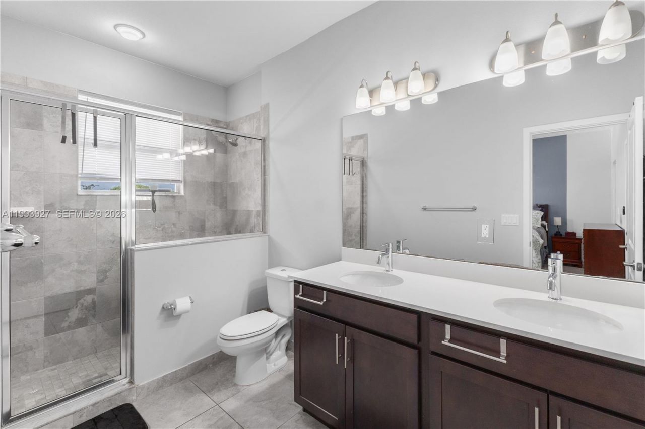 4813 NW 48th Ter , Tamarac, FL 33319 Photo