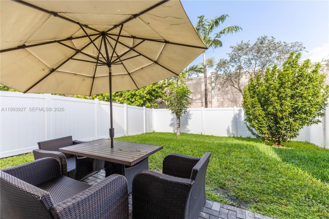 4813 NW 48th Ter , Tamarac, FL 33319 Photo