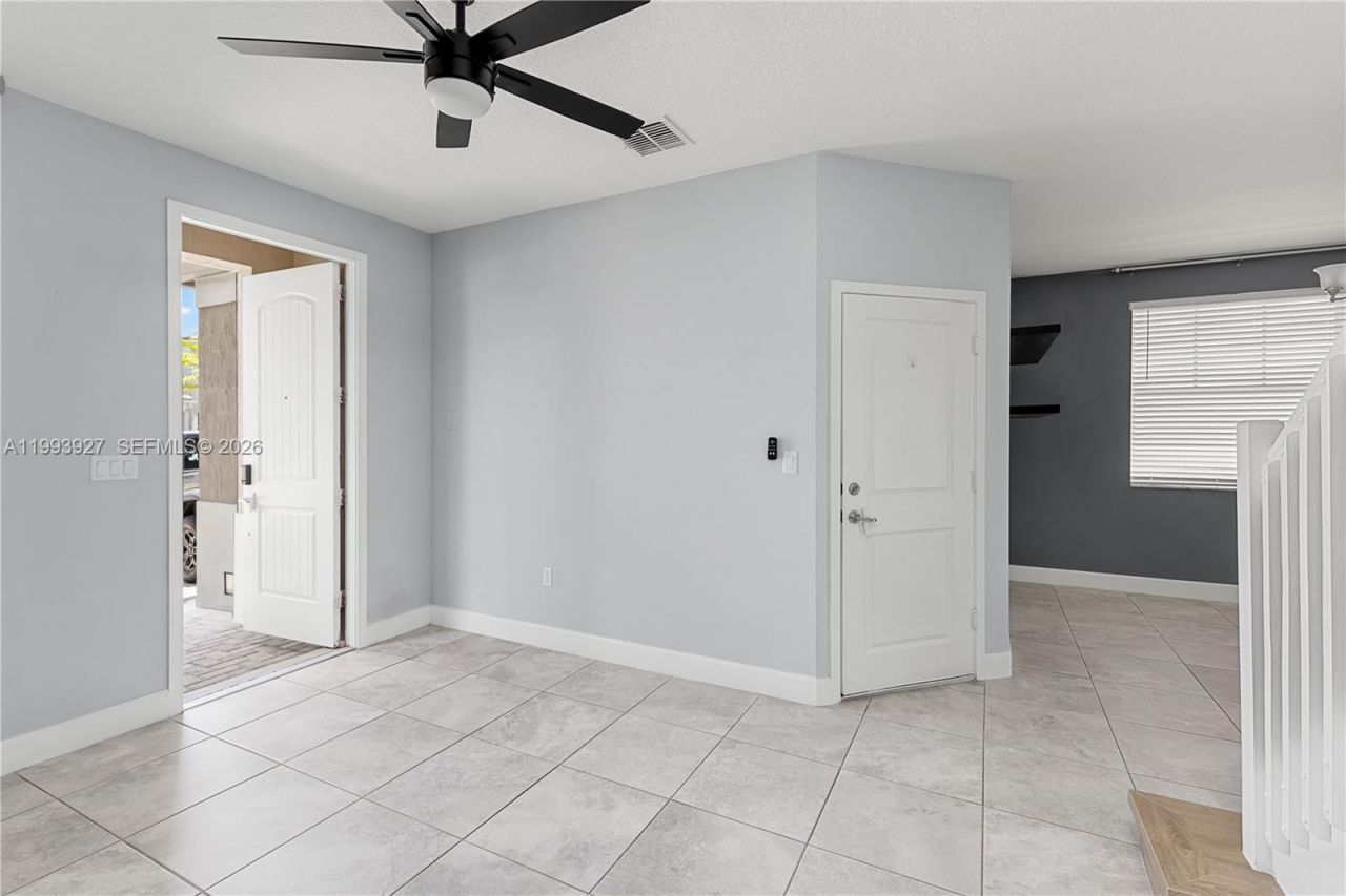 4813 NW 48th Ter, Tamarac, FL 33319 Photo