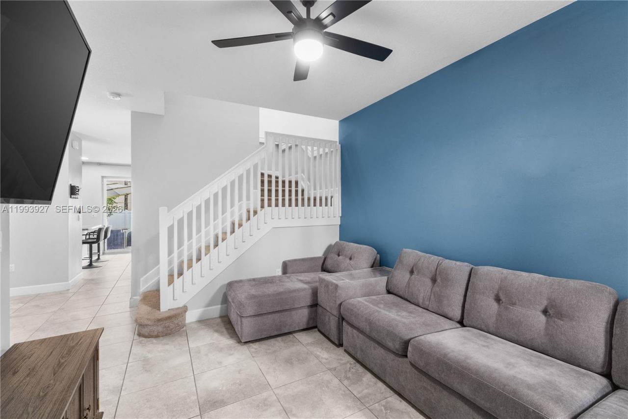 4813 NW 48th Ter , Tamarac, FL 33319 Photo