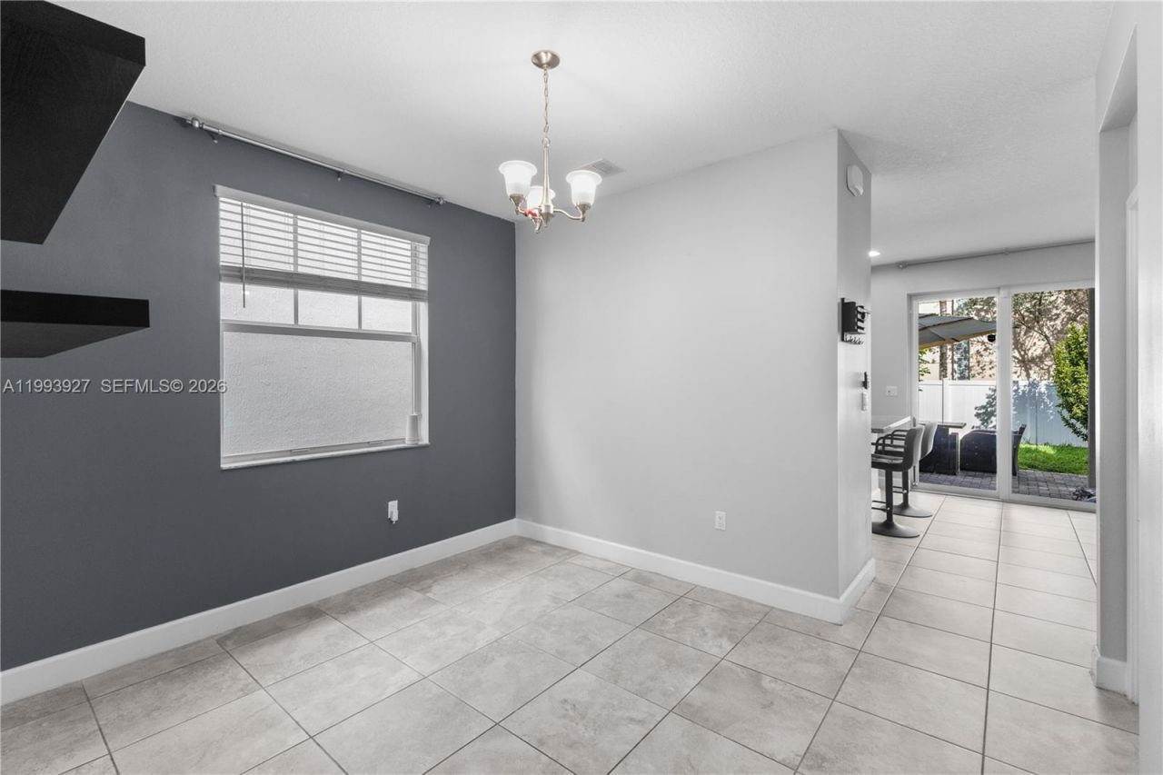 4813 NW 48th Ter , Tamarac, FL 33319 Photo