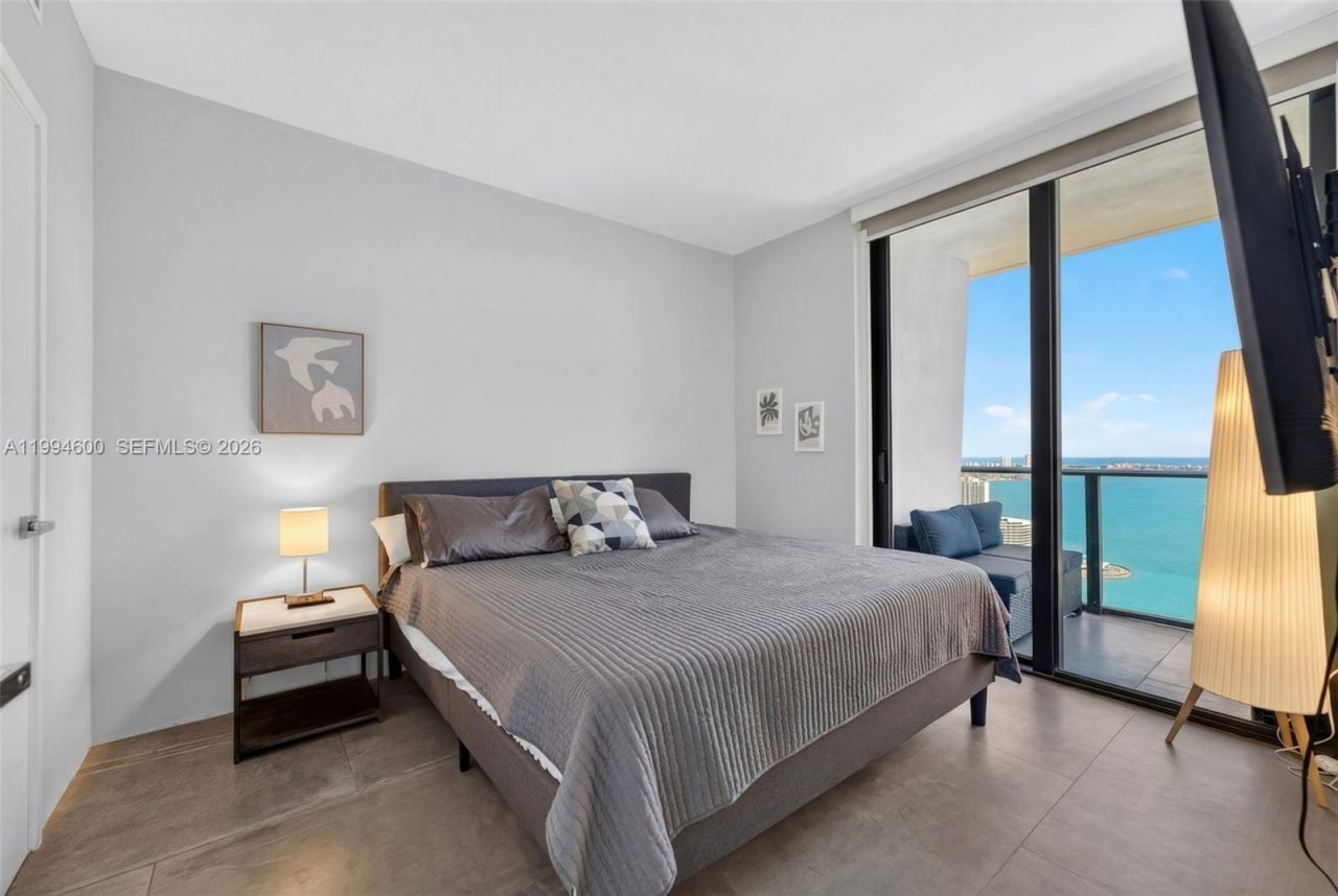 1010 Brickell Av , Unit 4203, Miami, FL 33131 Photo