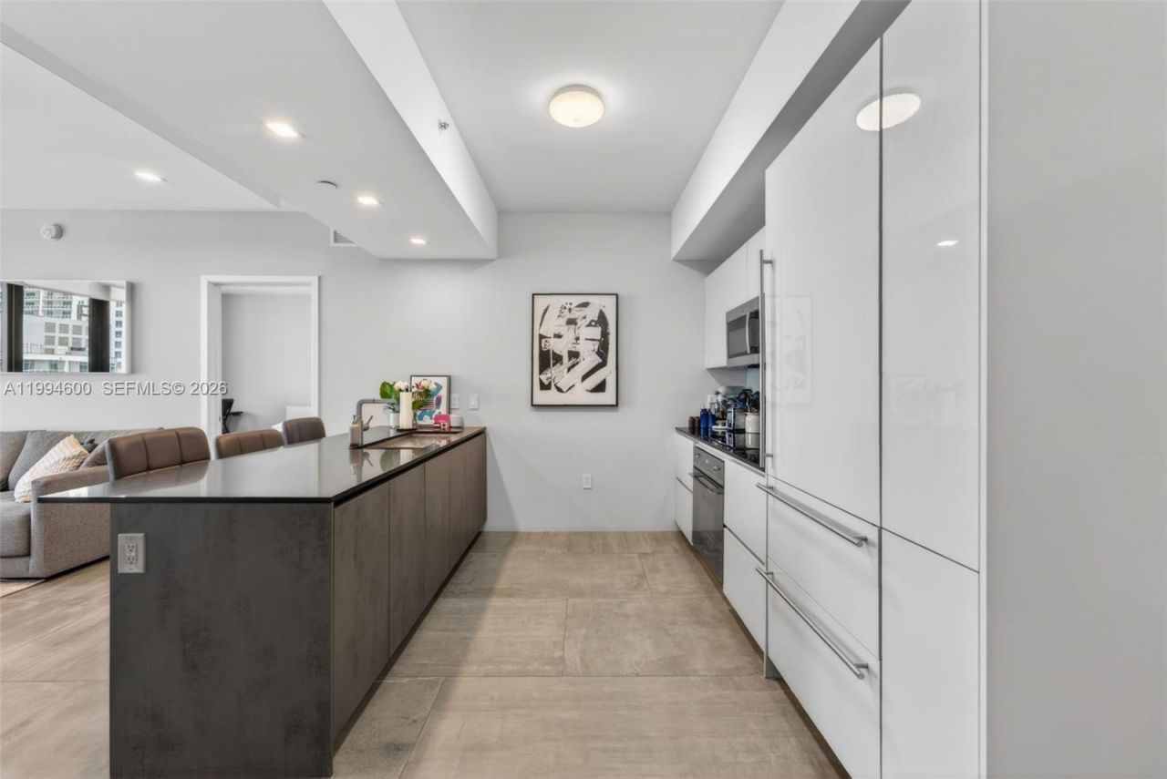 1010 Brickell Av , Unit 4203, Miami, FL 33131 Photo