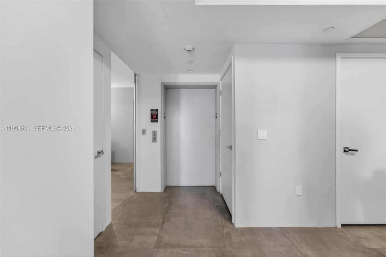 1010 Brickell Av , Unit 4203, Miami, FL 33131 Photo