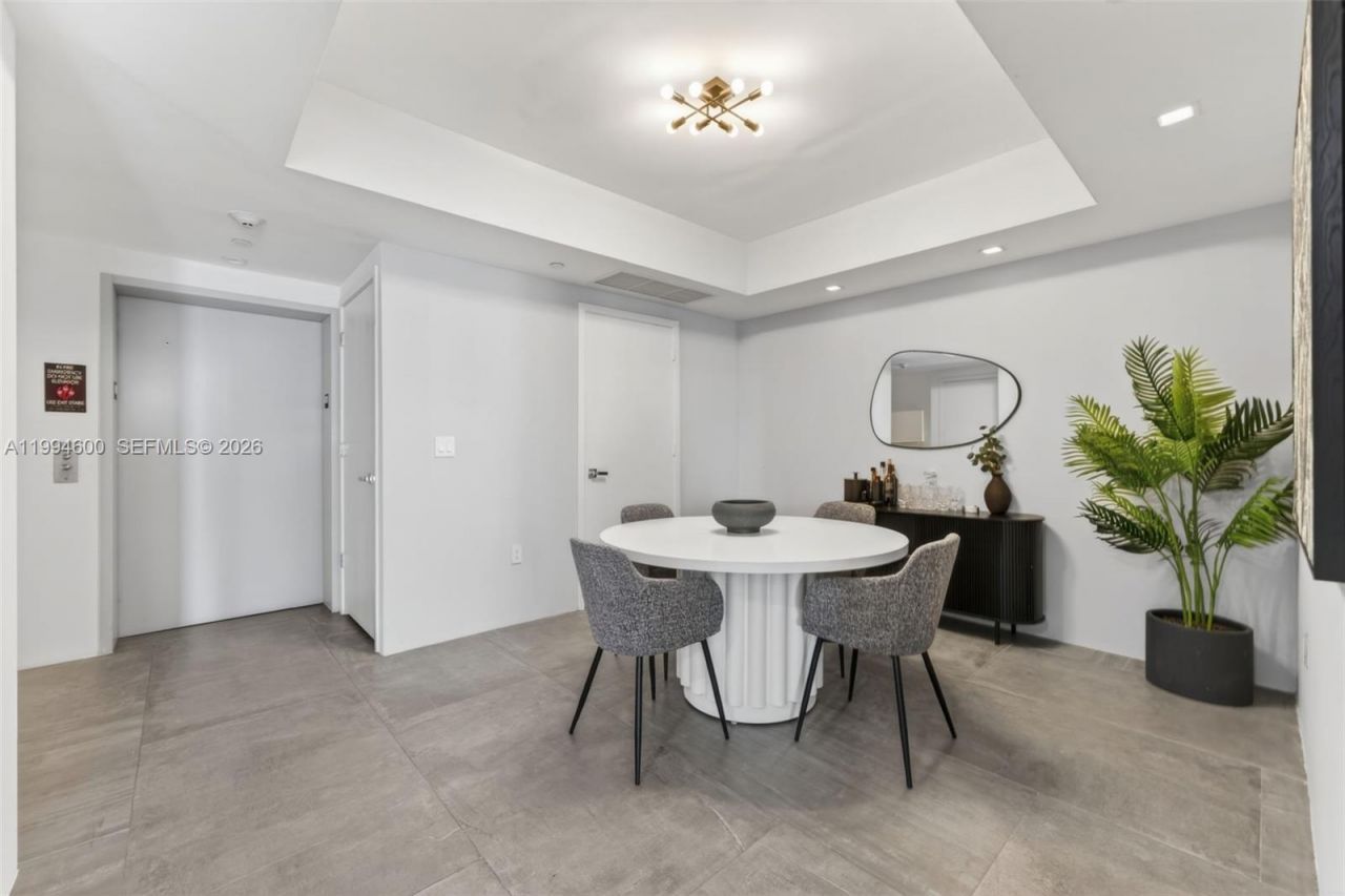 1010 Brickell Av, Unit 4203, Miami, FL 33131 Photo