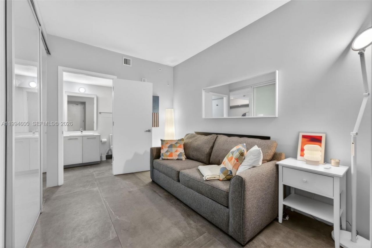 1010 Brickell Av, Unit 4203, Miami, FL 33131 Photo