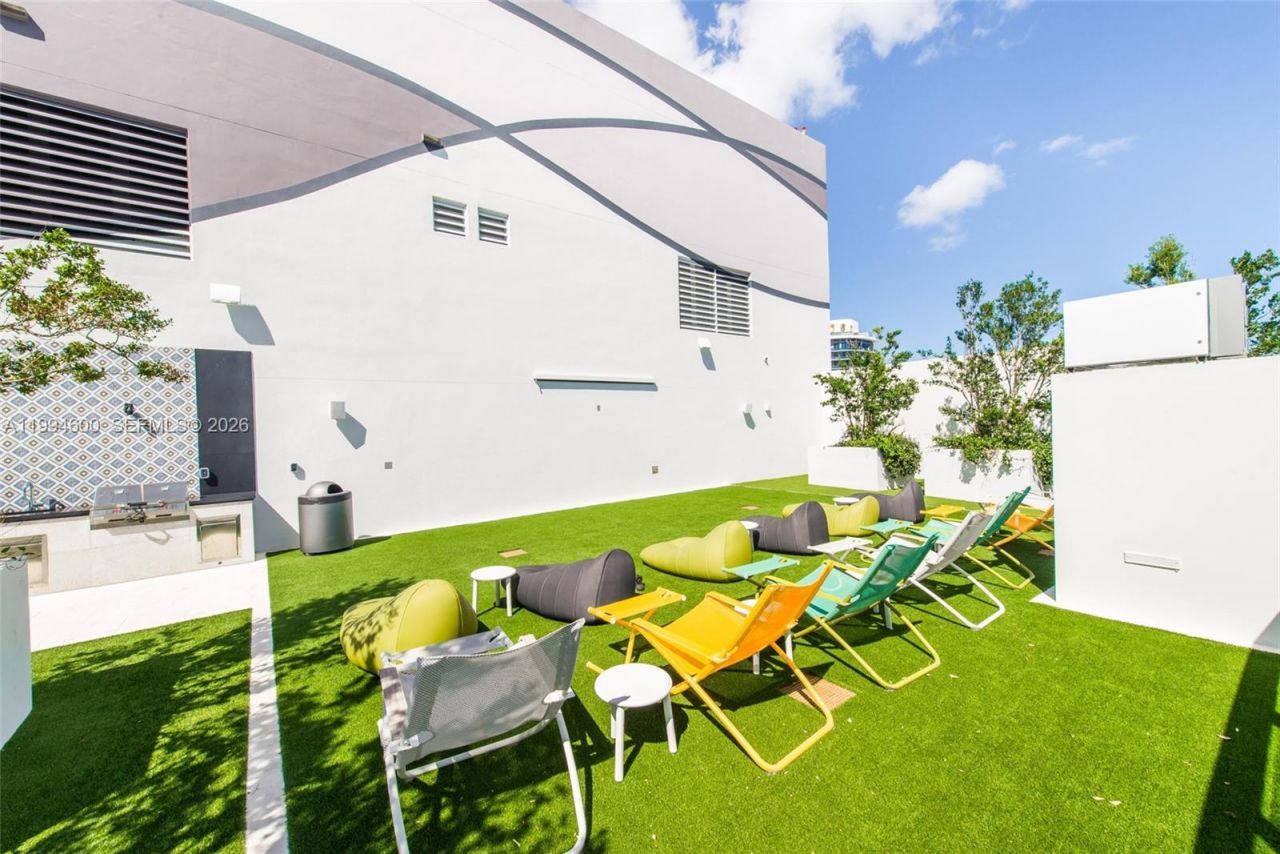 1010 Brickell Av, Unit 4203, Miami, FL 33131 Photo