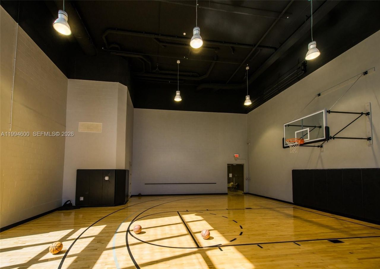 1010 Brickell Av, Unit 4203, Miami, FL 33131 Photo