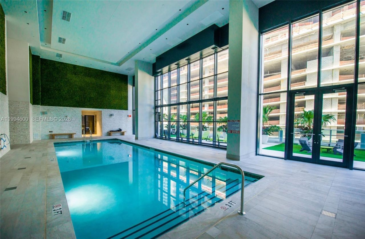 1010 Brickell Av, Unit 4203, Miami, FL 33131 Photo