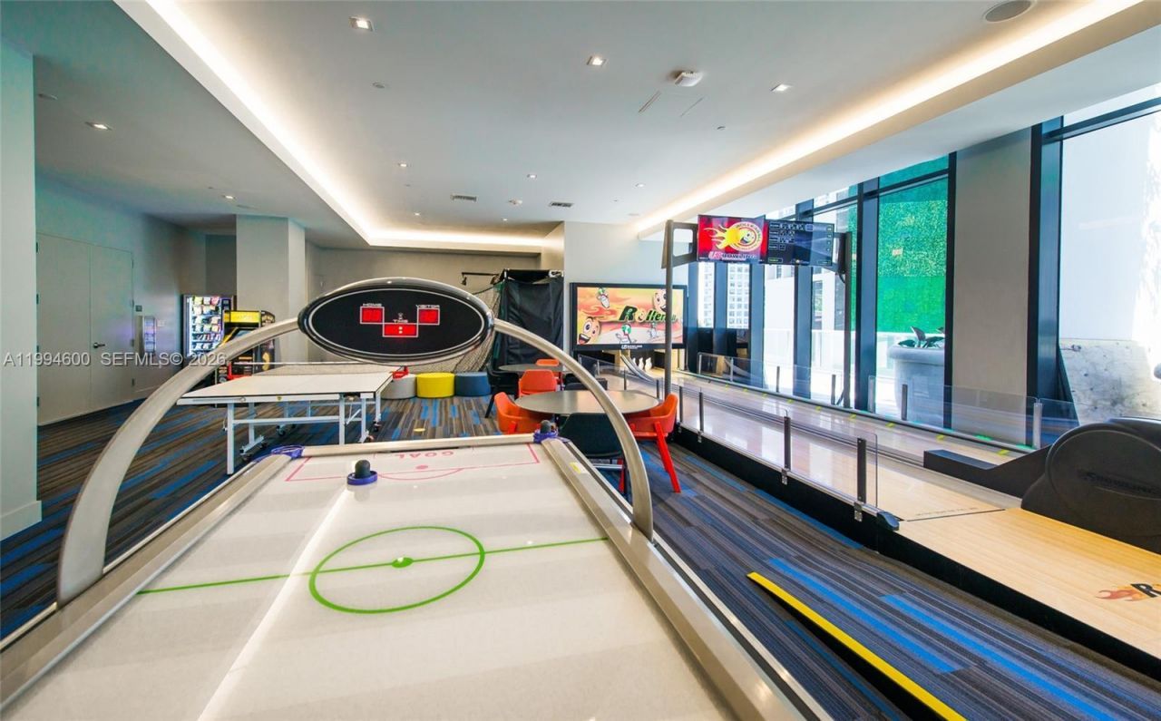 1010 Brickell Av, Unit 4203, Miami, FL 33131 Photo