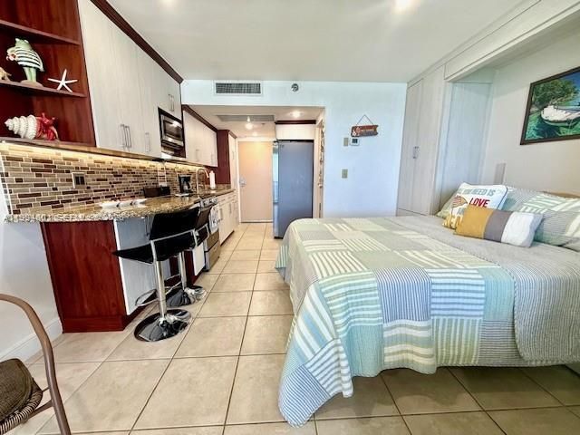 19201 Collins Ave , Unit 1147, Sunny Isles Beach, FL 33160 Photo