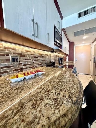 19201 Collins Ave , Unit 1147, Sunny Isles Beach, FL 33160 Photo