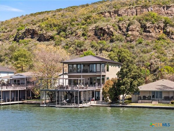 926 Scenic Loop , Kingsland, TX 78639