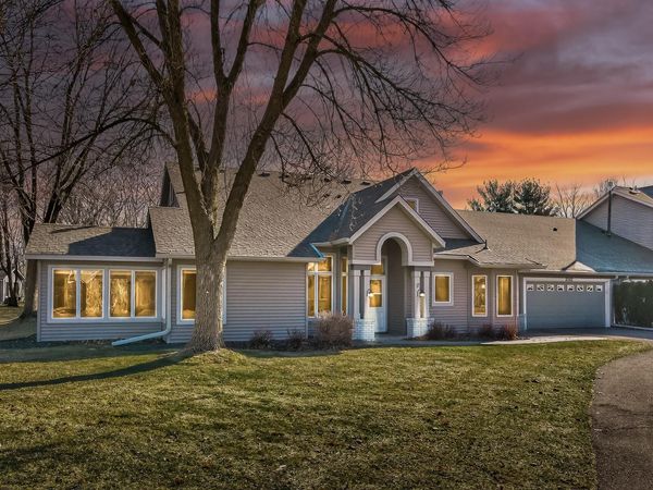 2562 Manitou Lane, White Bear Lake, MN 55110