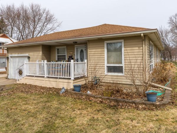415 E Hawthorne Street , Albert Lea, MN 56007