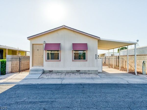 3643 Lost Hills Drive , Las Vegas, NV 89122