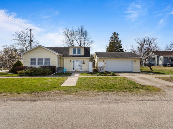 205 E Front Street, Fisher, IL 61843
