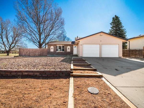 122 Regency Blvd, Pueblo, CO 81005