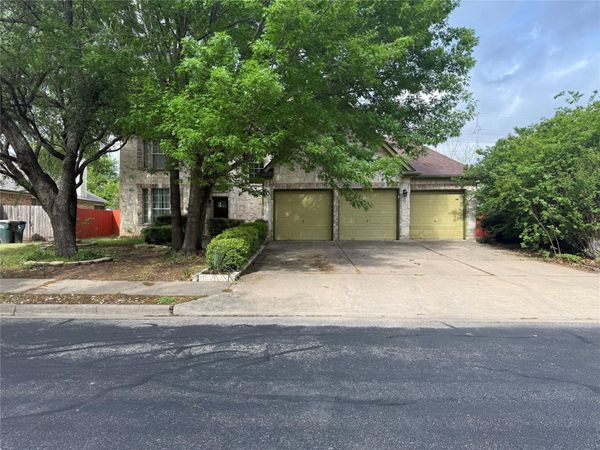 310 N Carriage Hills DR , Georgetown, TX 78626