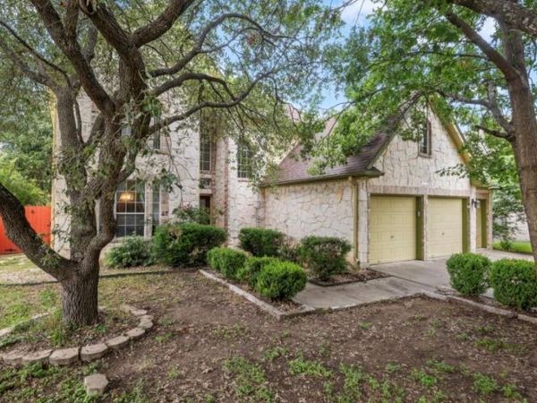 310 N Carriage Hills DR, Georgetown, TX 78626