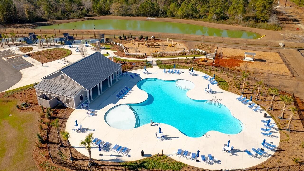 106 Broadstone Drive Photo 9