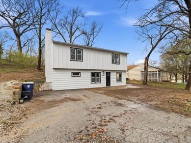 623 NE Woodlawn Street, Kansas City, MO 64116